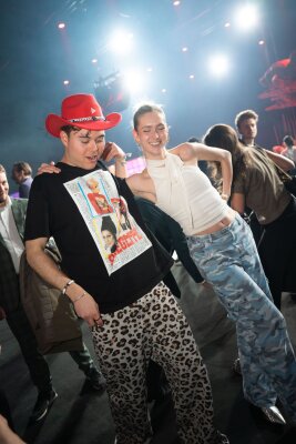 compressed-The-Best-Social-Awards-emielhornman.photo-250.jpg